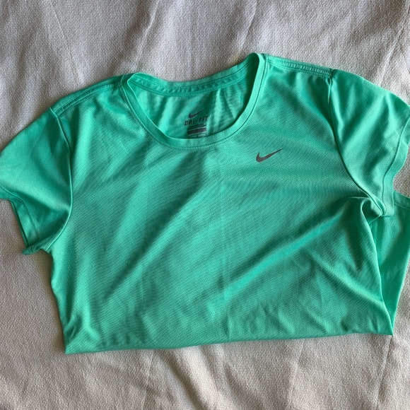 Nike Dri-Fit Tee - Picture 1 of 1